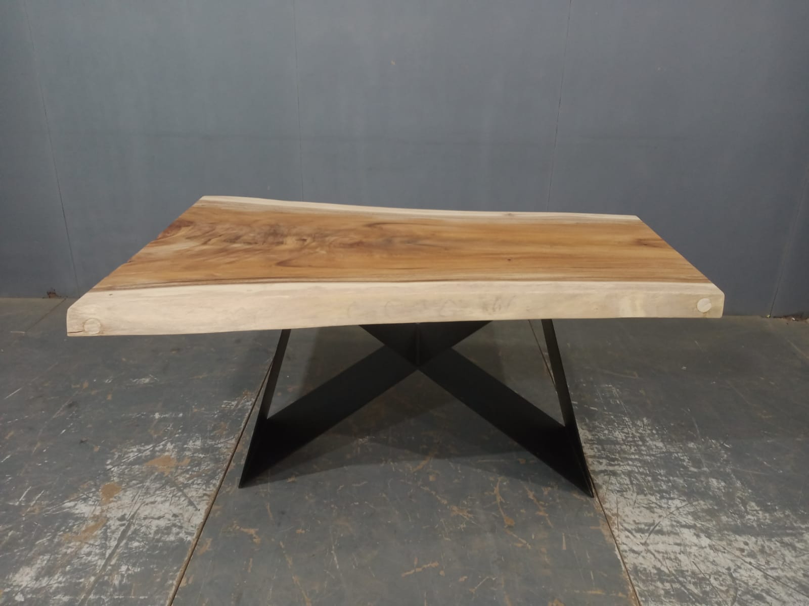 LIVE EDGE TABLES