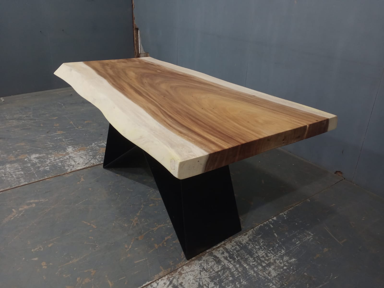 Live Edge Tables