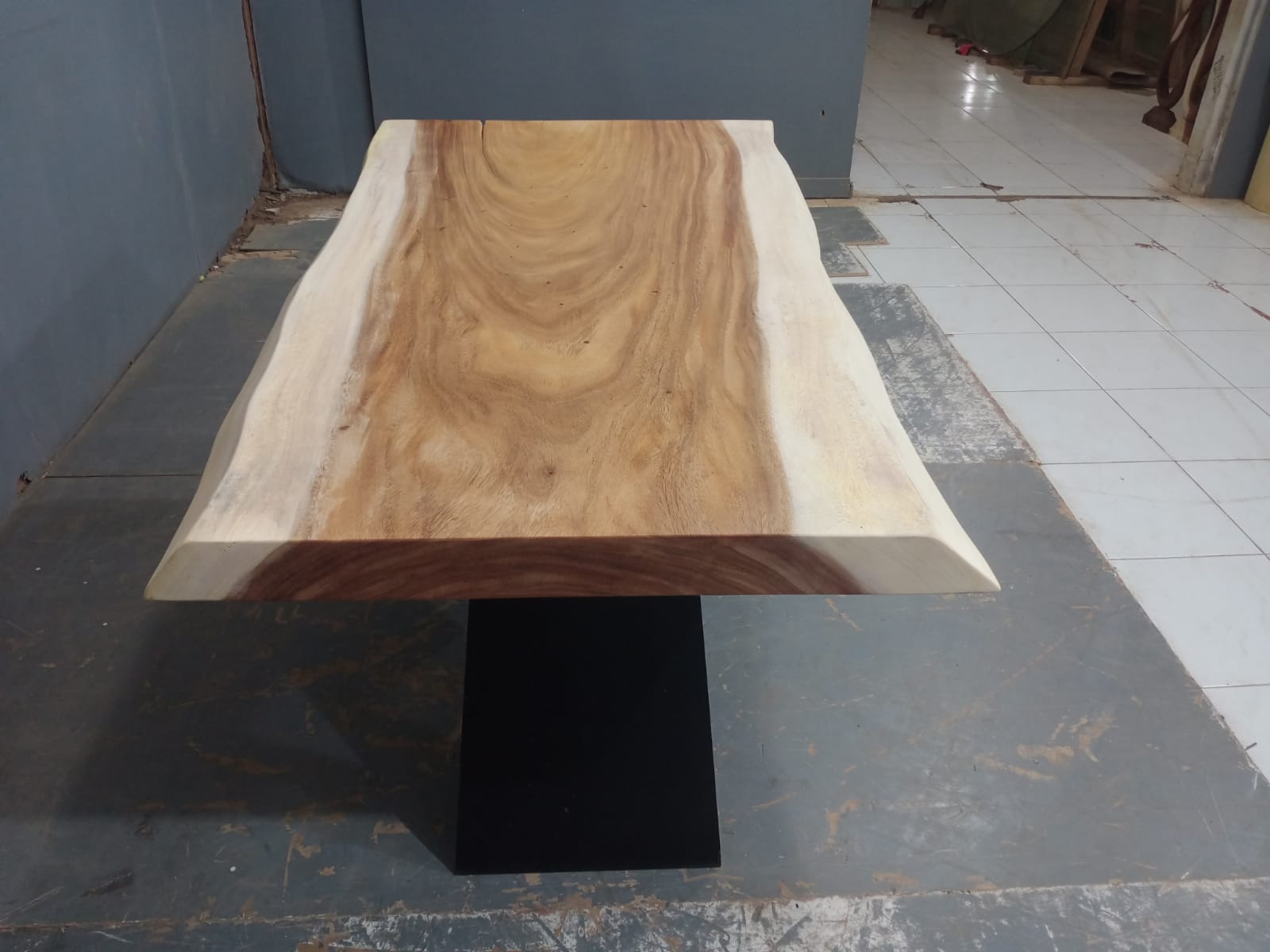 Live Edge Tables
