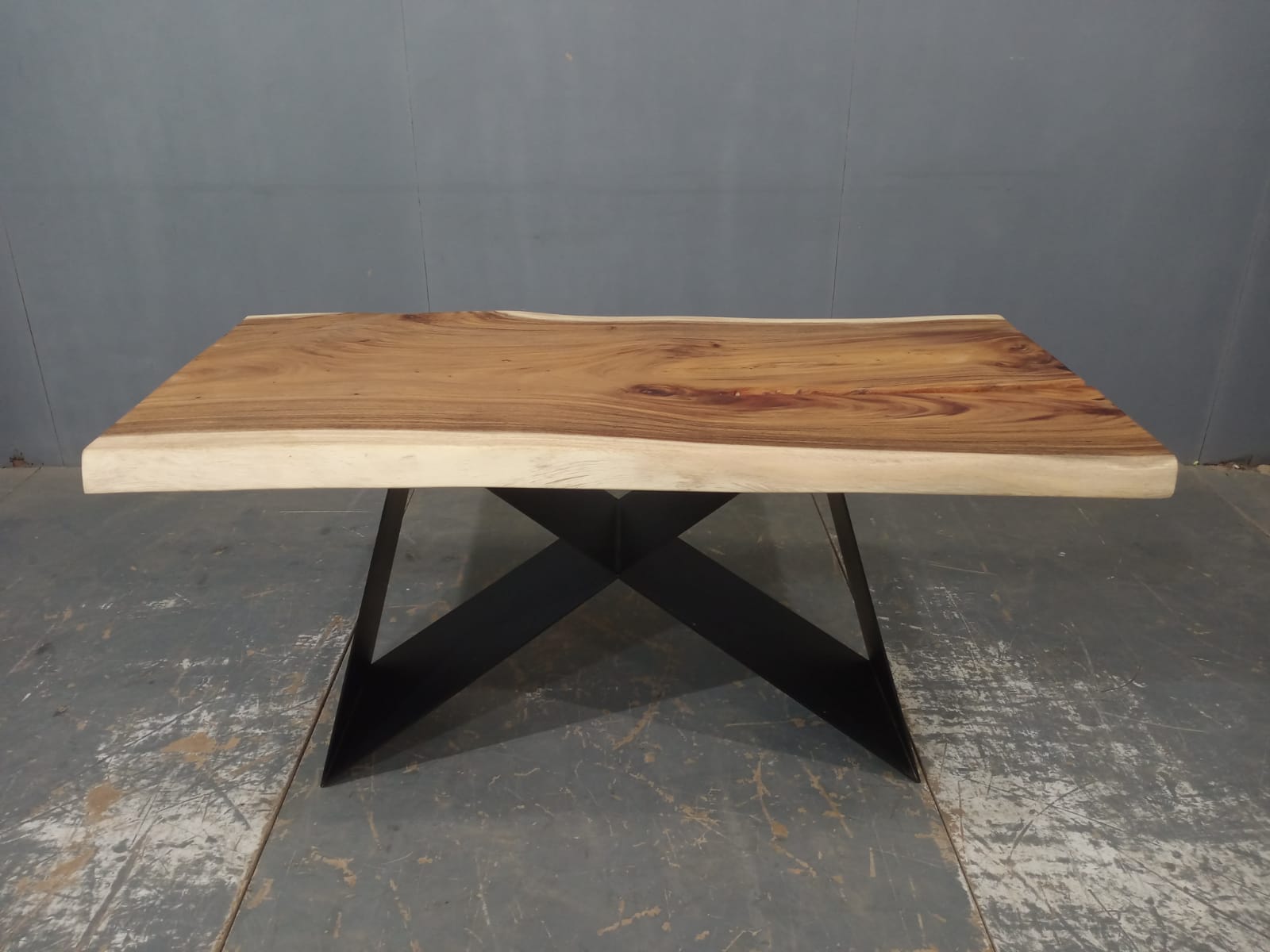 LIVE EDGE TABLES