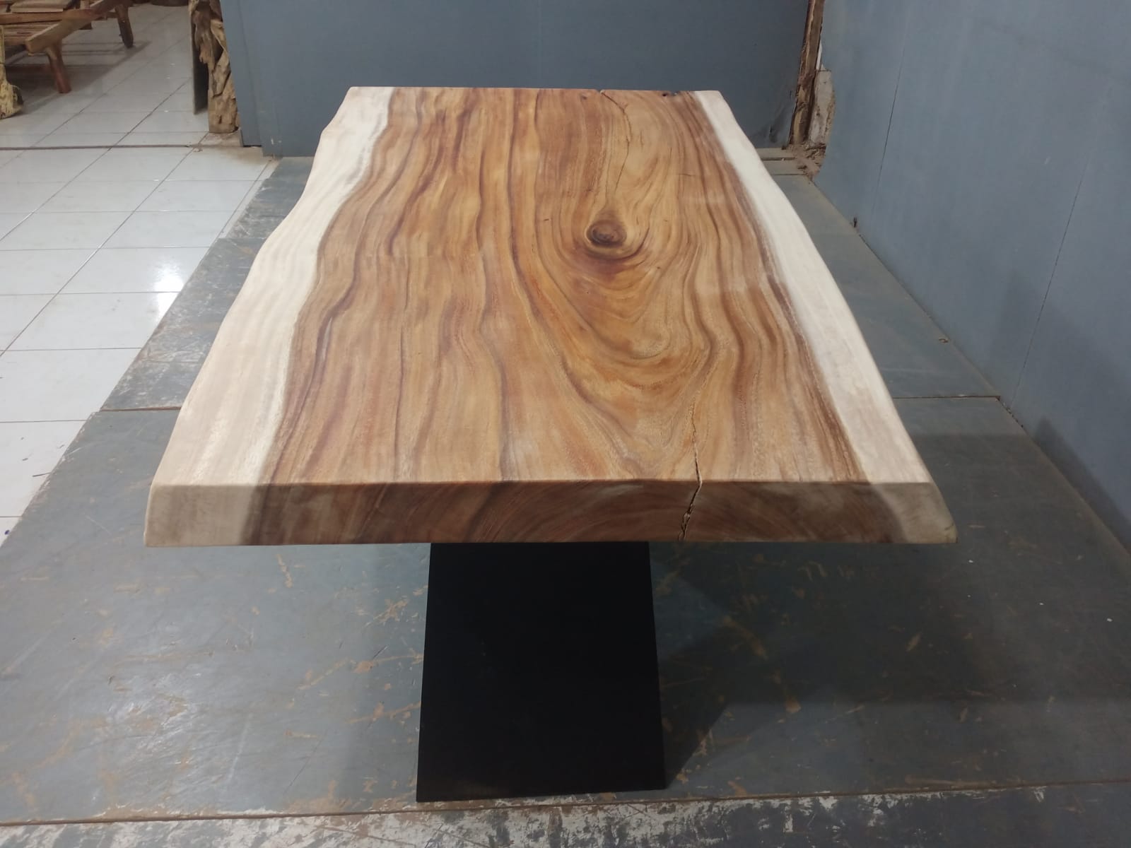 Live Edge Tables