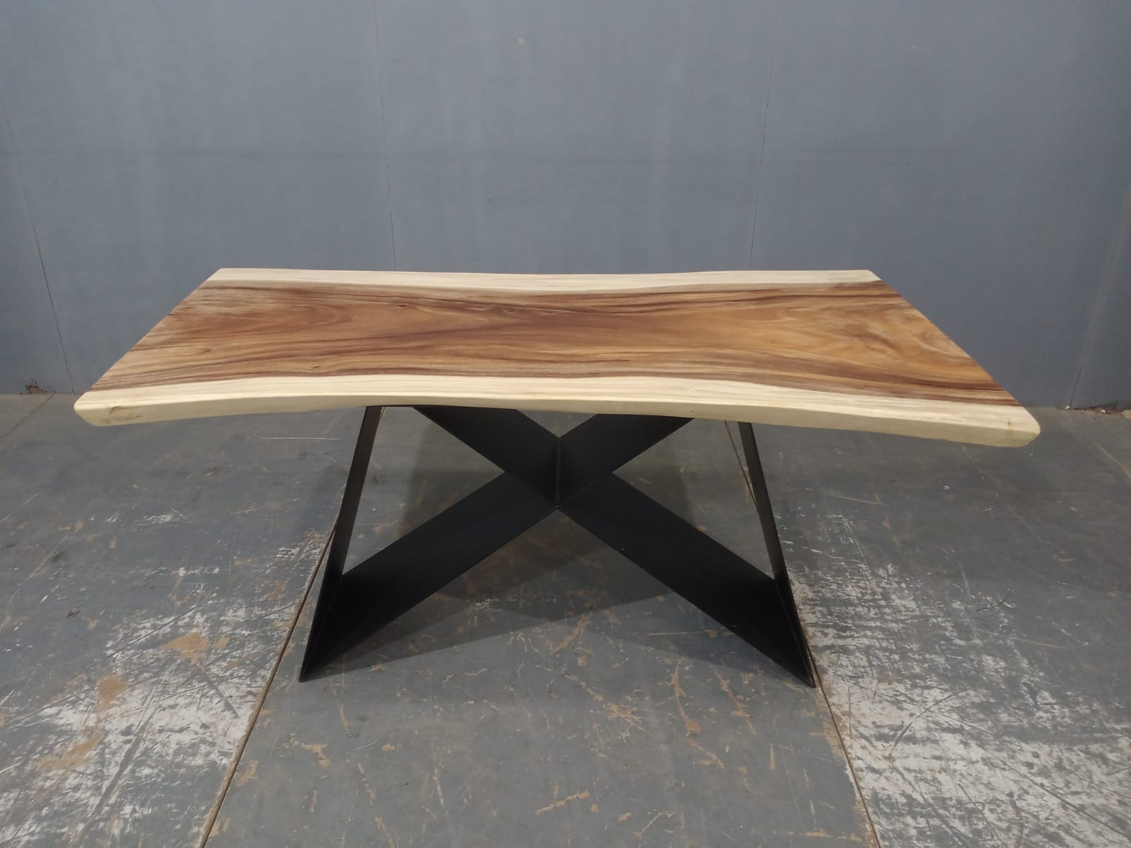 LIVE EDGE TABLES