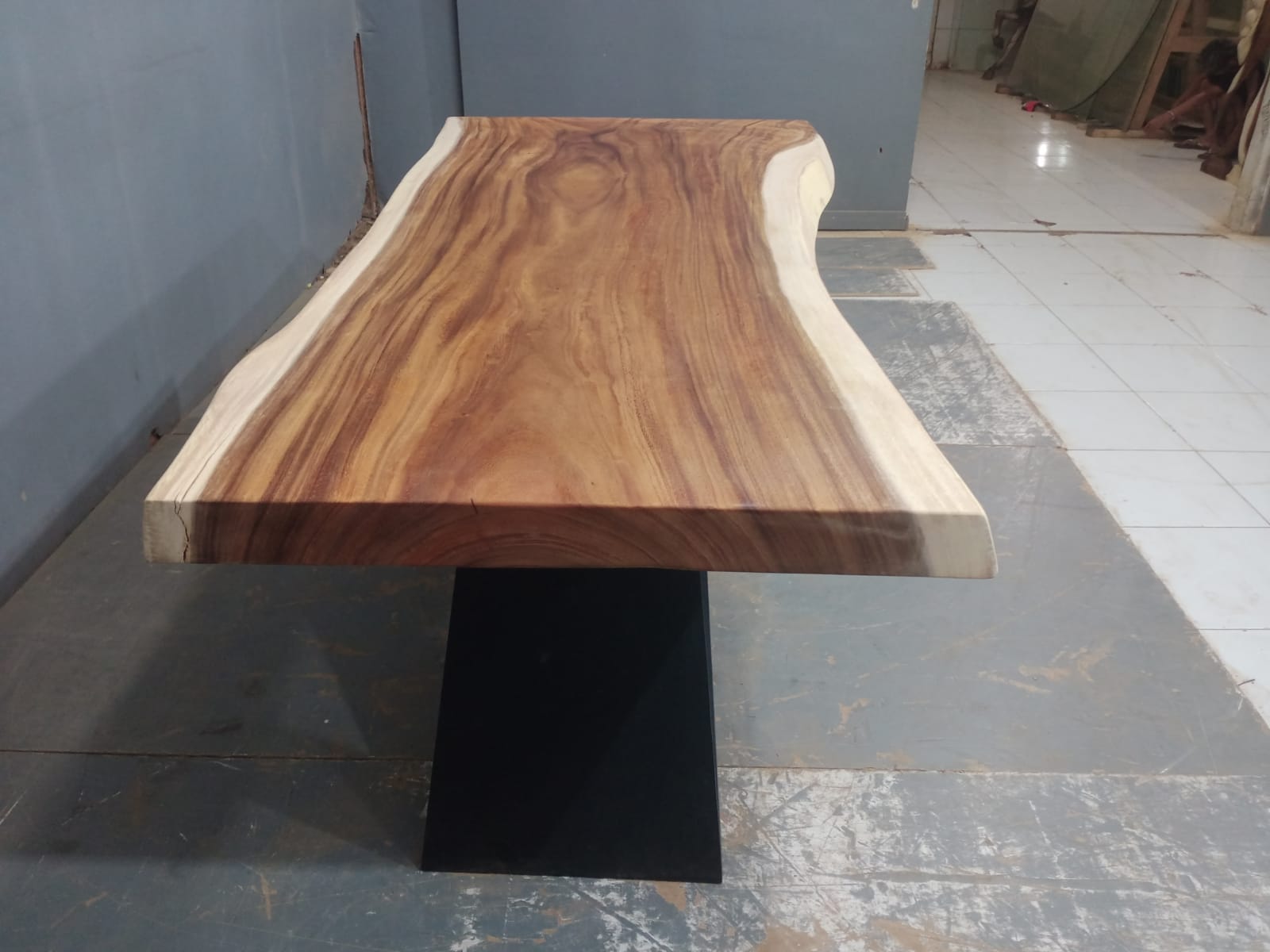 Live Edge Tables