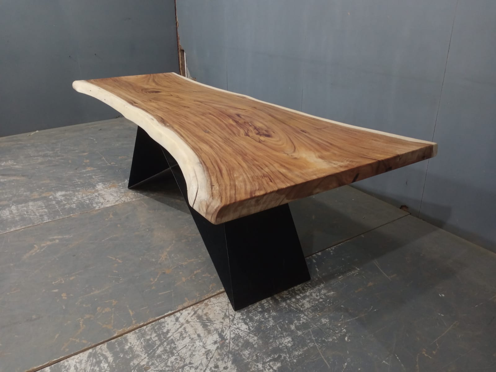Live Edge Tables