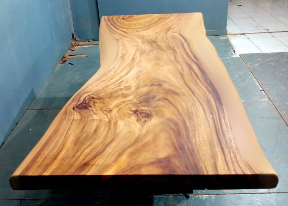 LIVE EDGE TABLES
