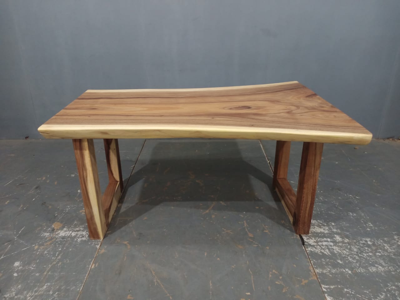 LIVE EDGE TABLES
