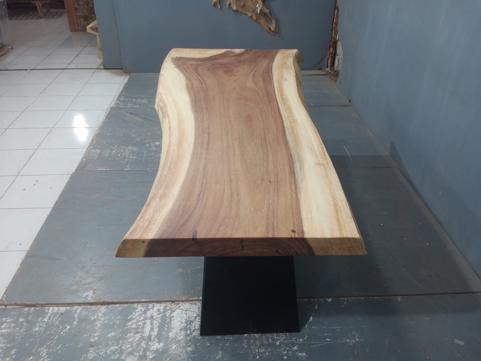 Live Edge Tables