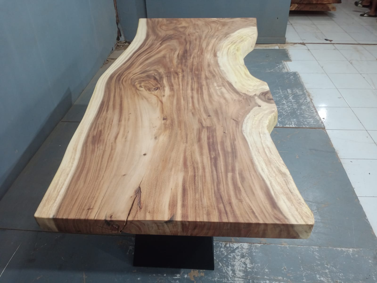 Live Edge Tables
