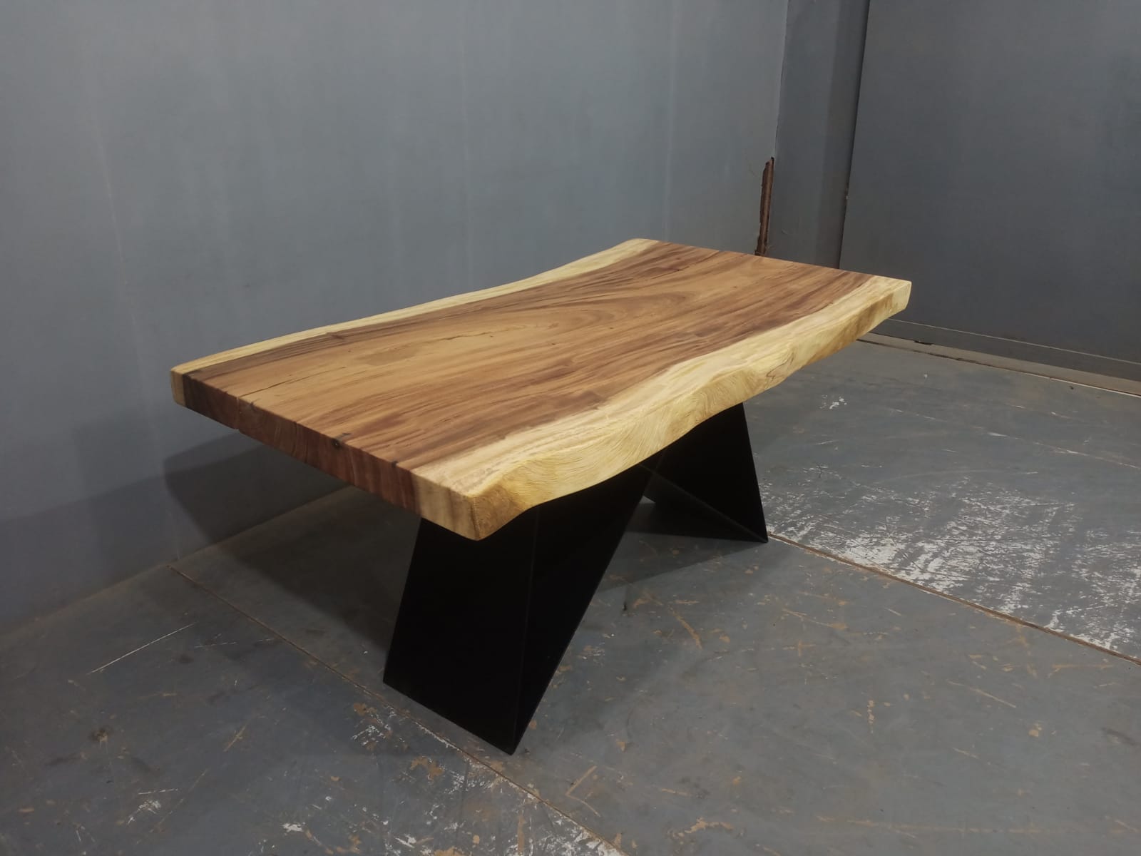 Live Edge Tables