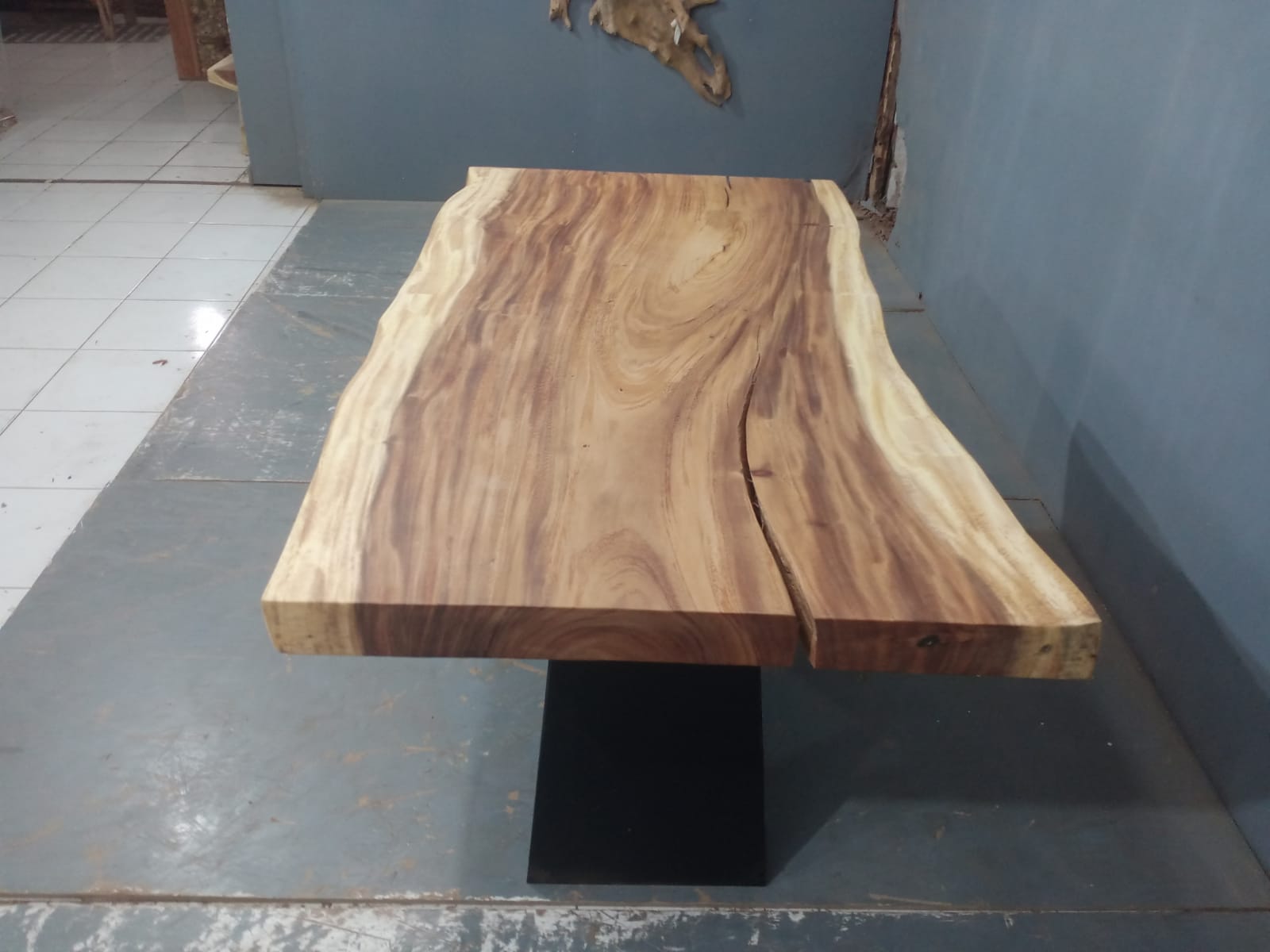 Live Edge Tables