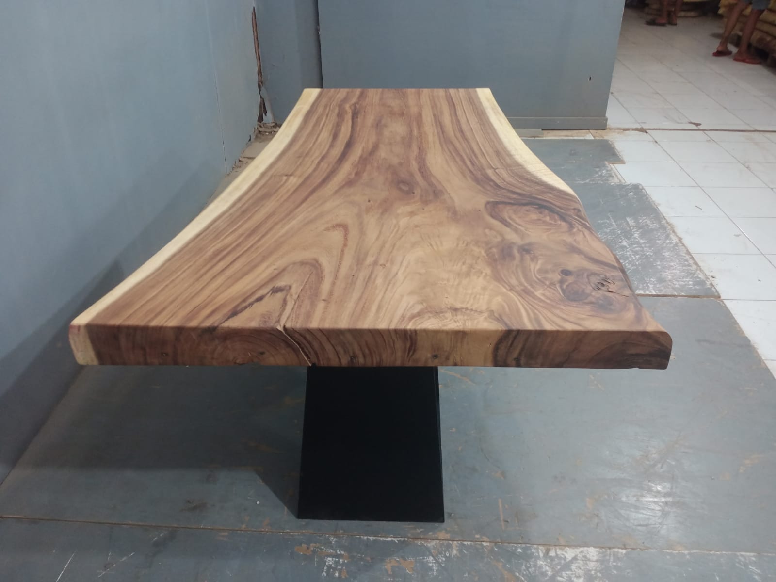 Live Edge Tables