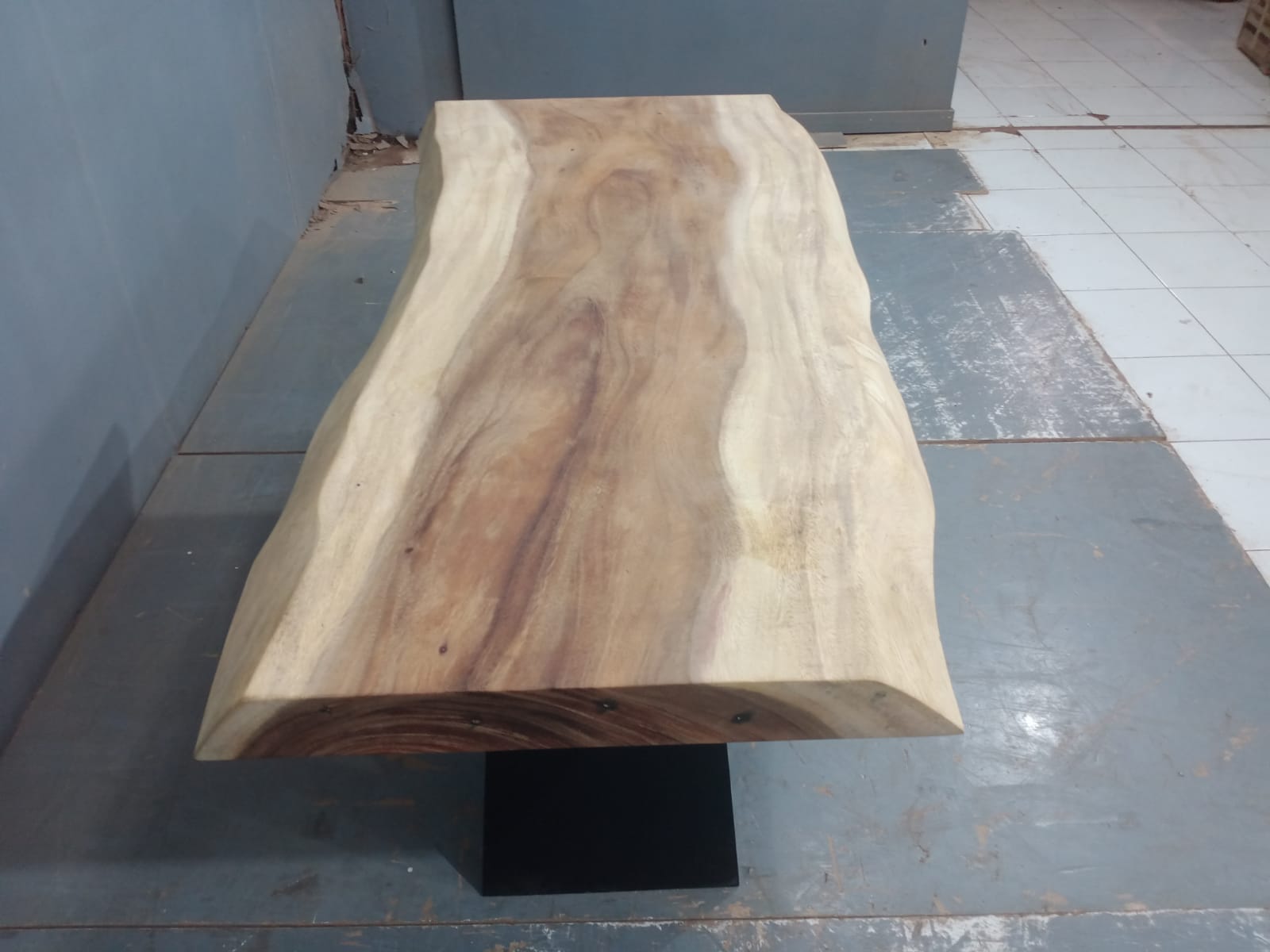 Live Edge Tables