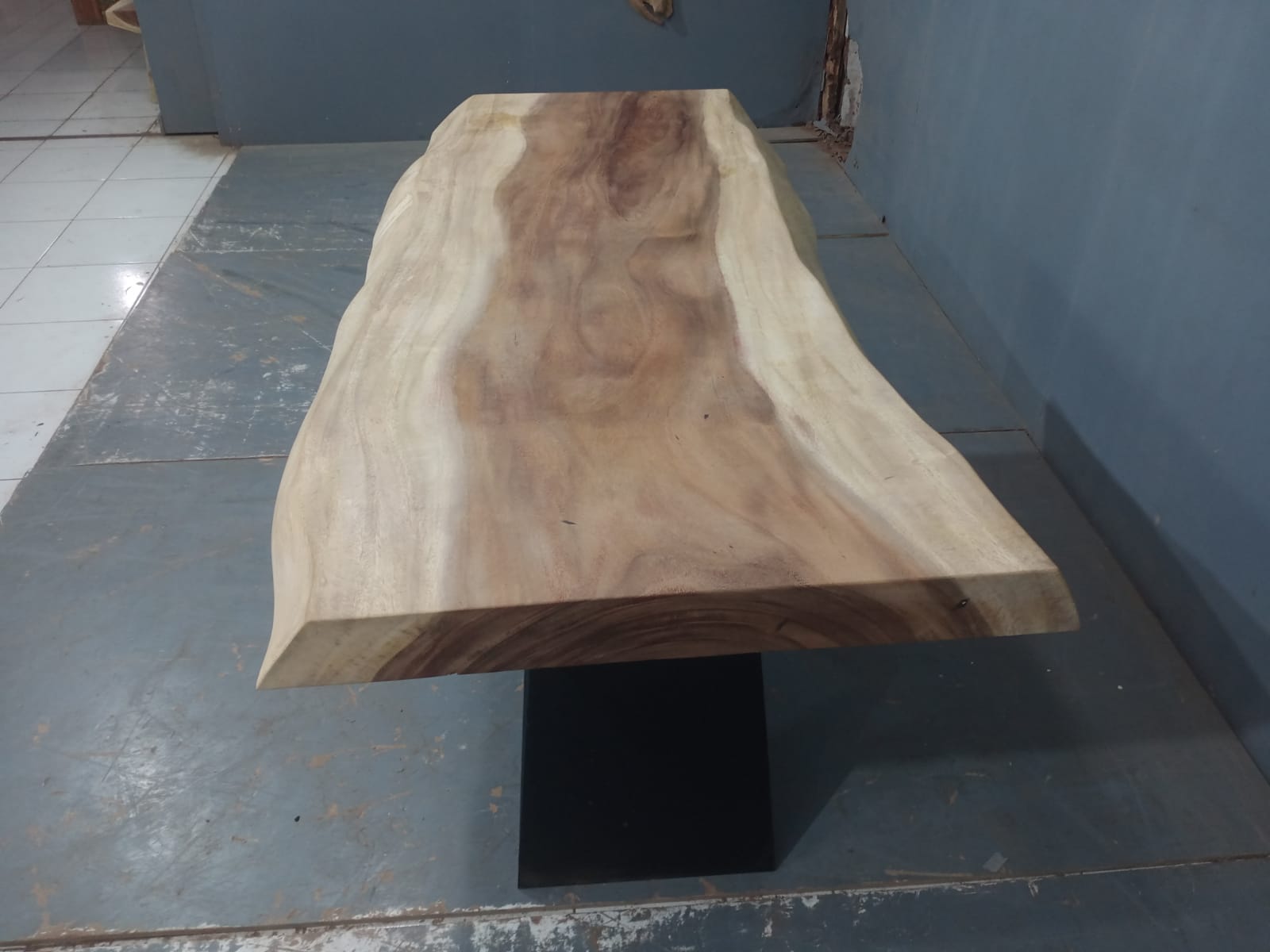 Live Edge Tables