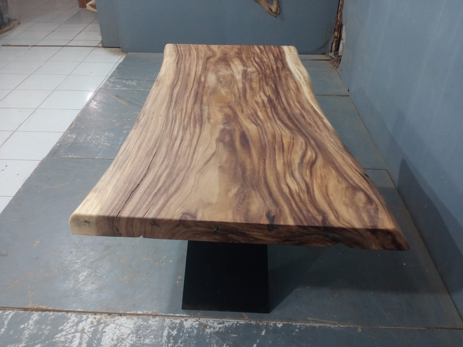 Live Edge Tables