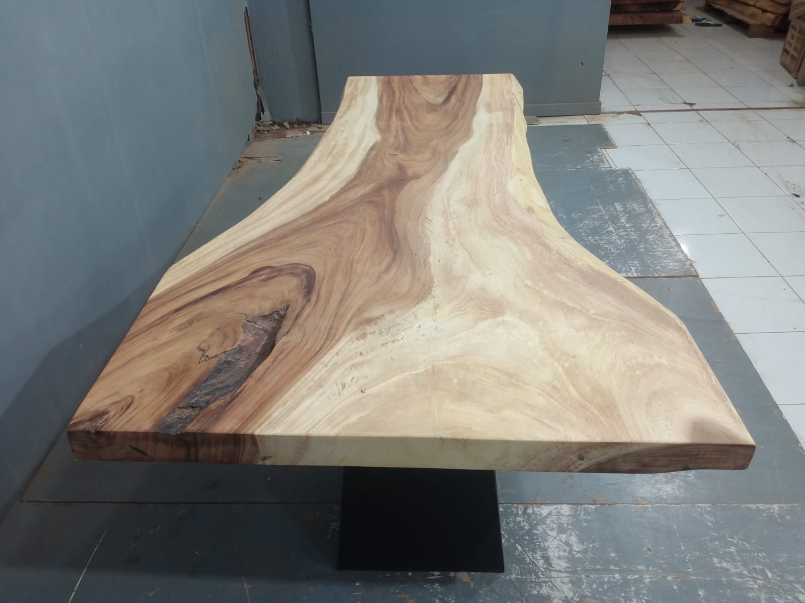 Live Edge Tables