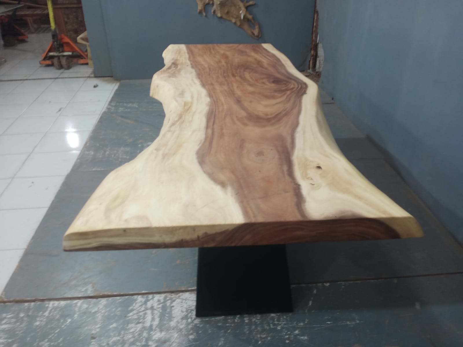 Live Edge Tables