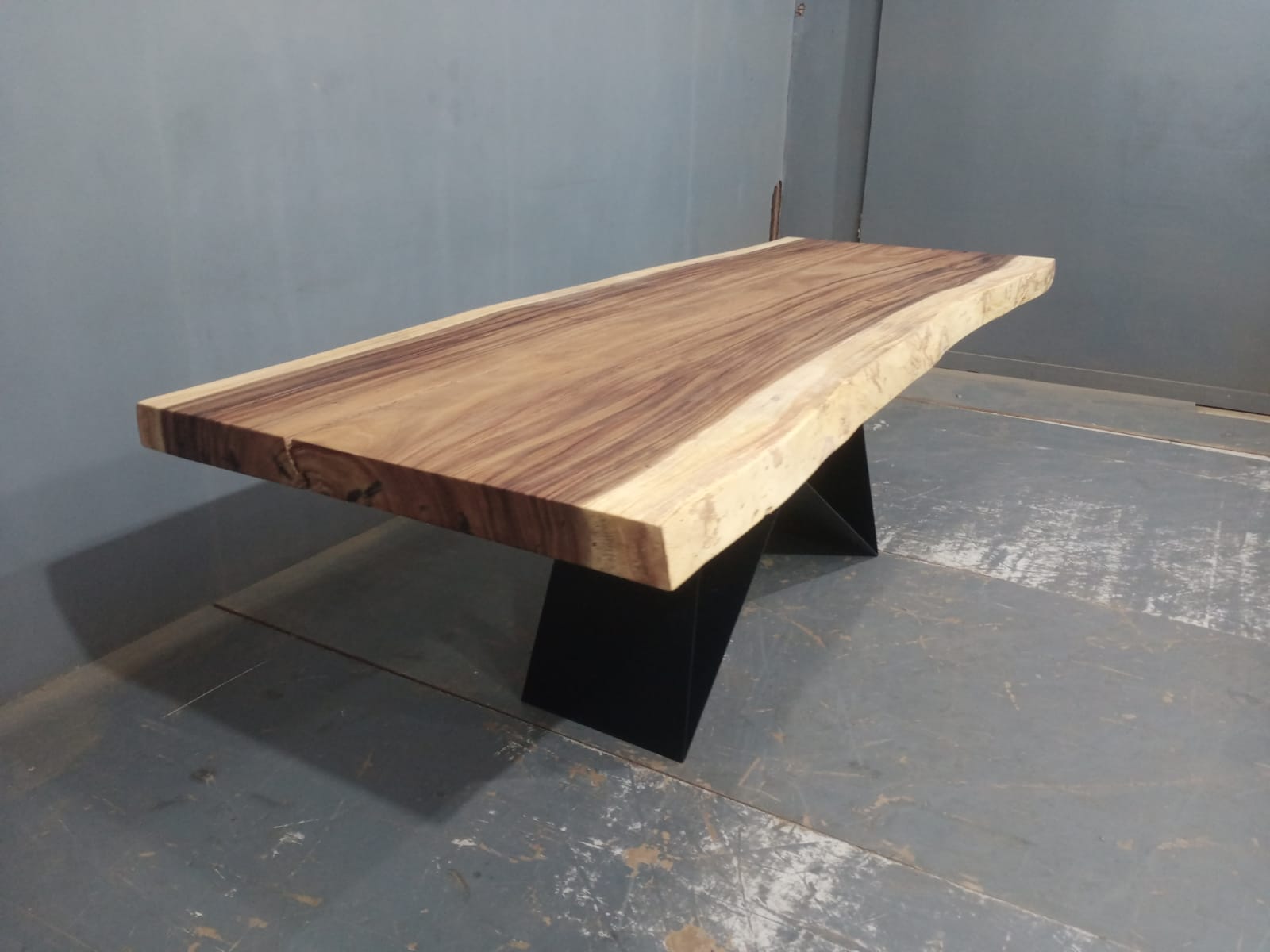 Live Edge Tables
