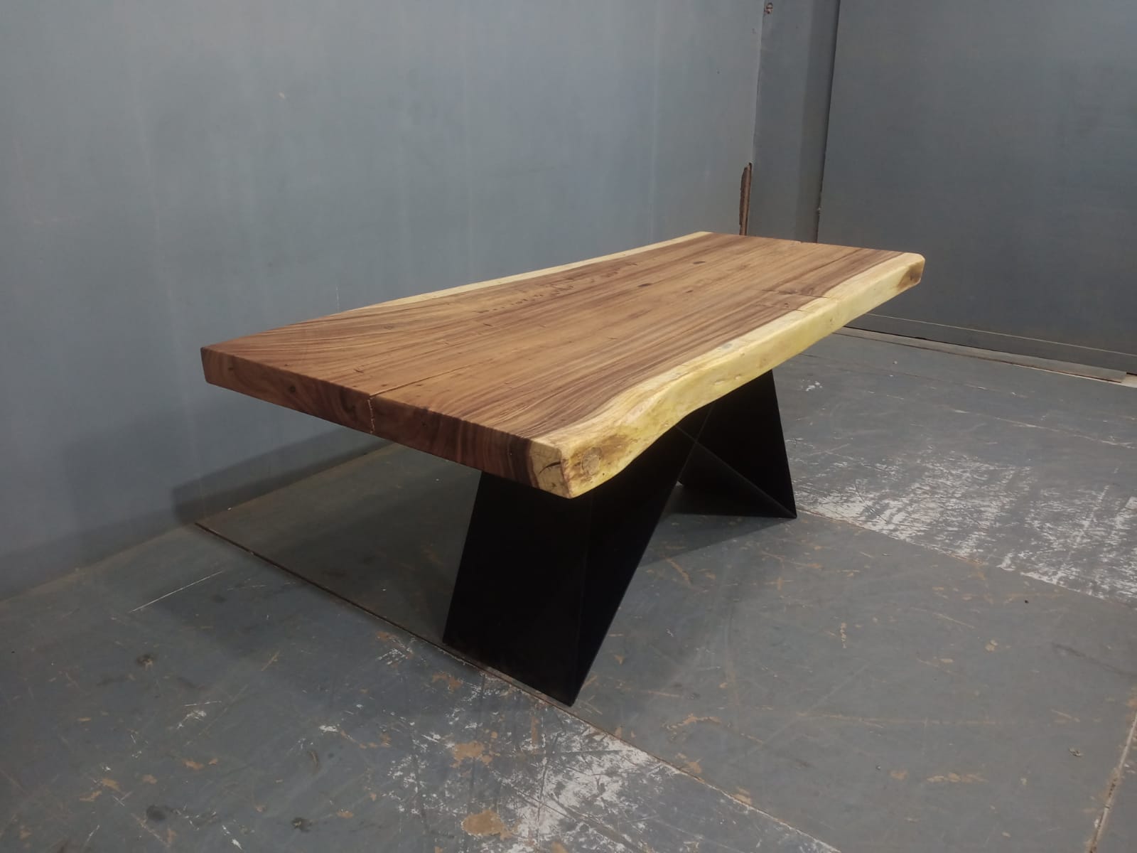 Live Edge Tables