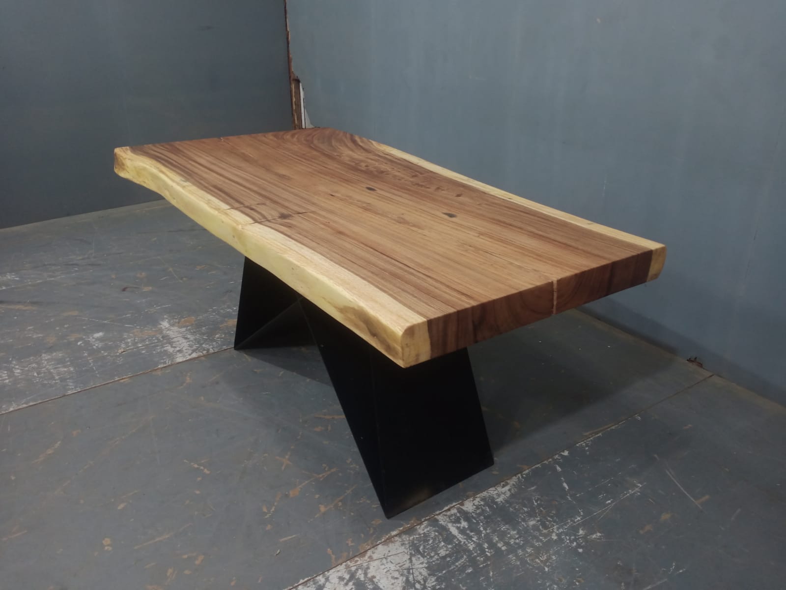 Live Edge Tables