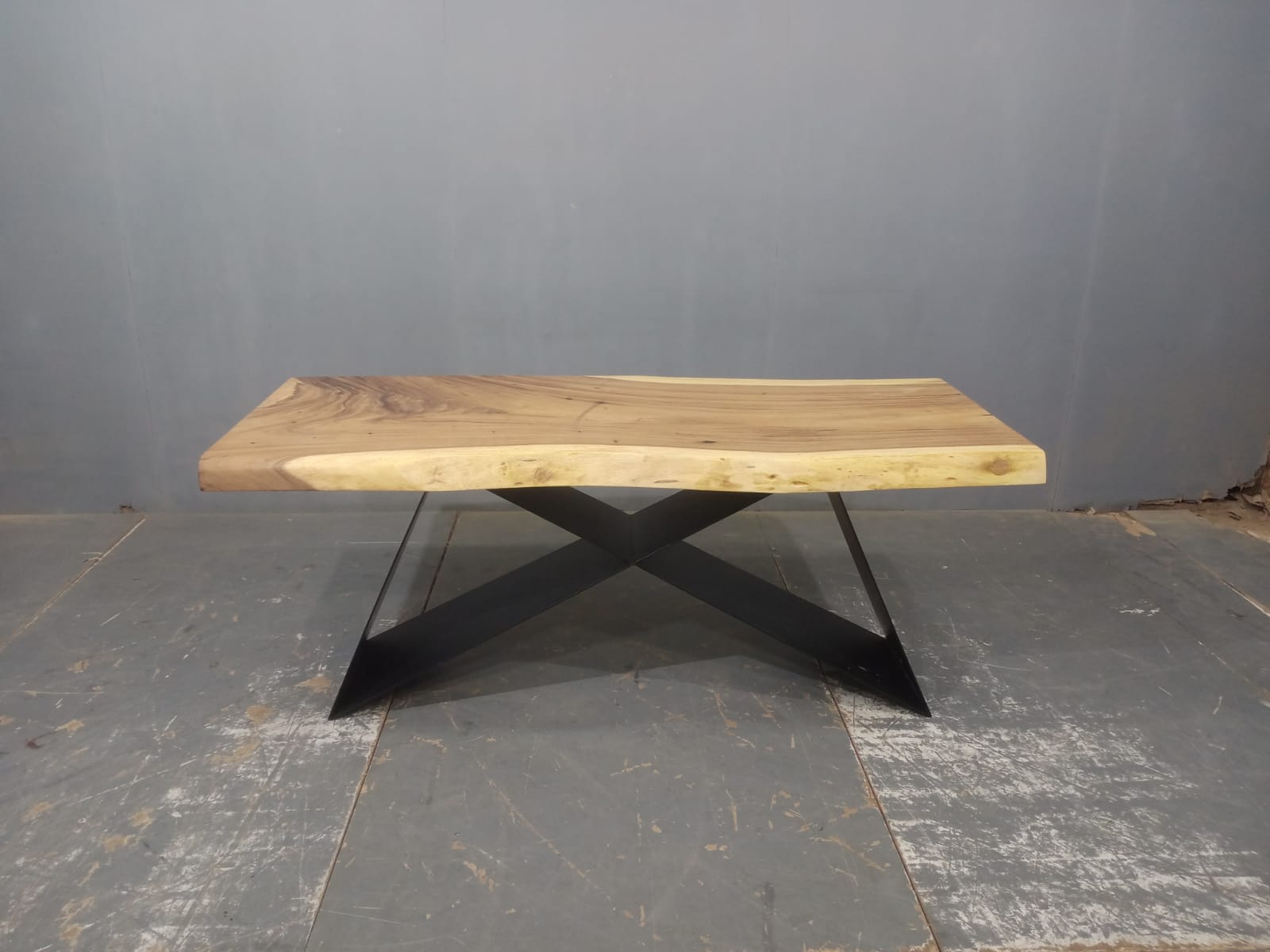 LIVE EDGE TABLES