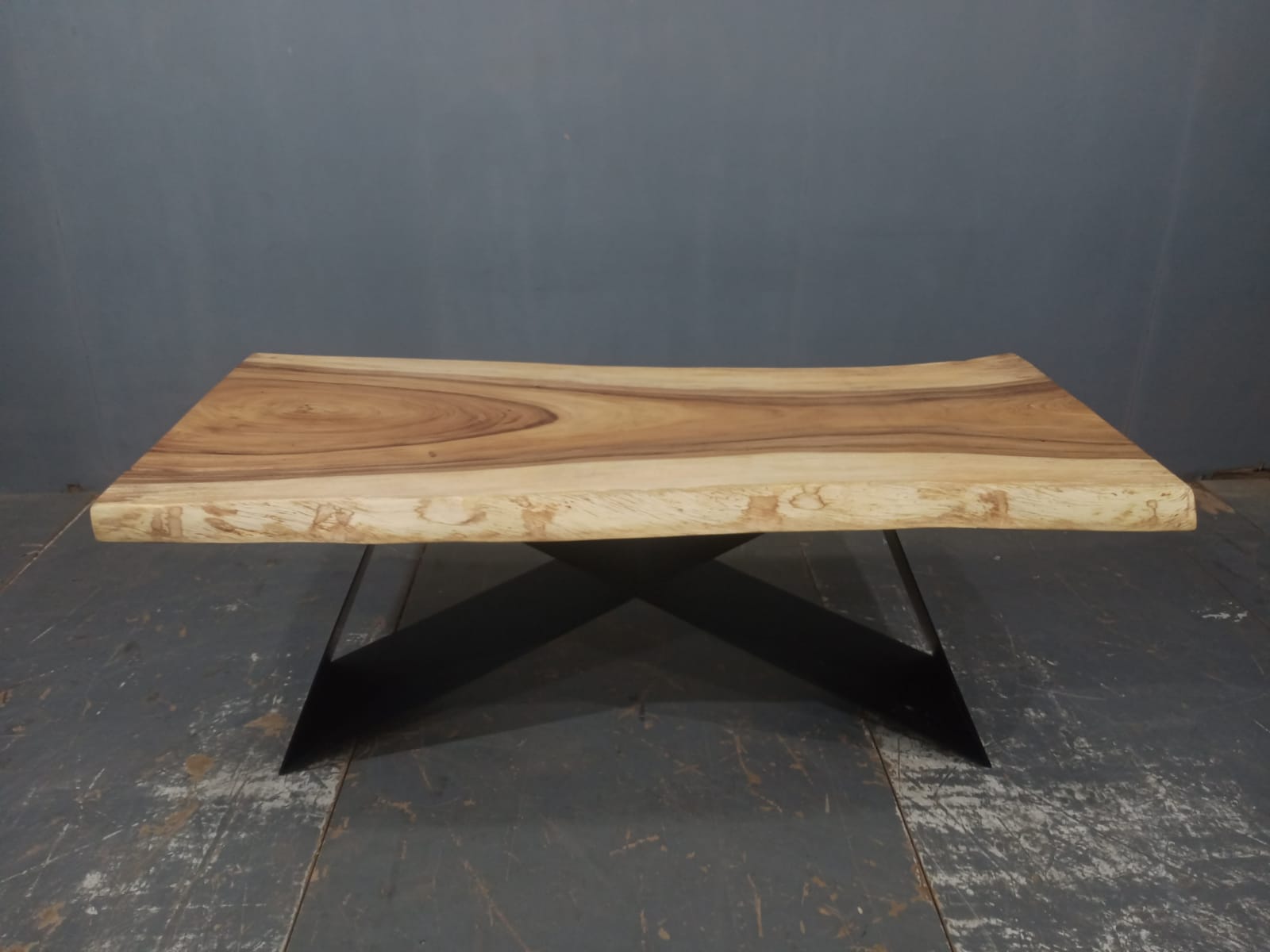 LIVE EDGE TABLES